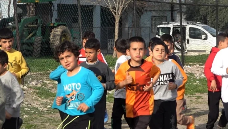 Depremin Vurduğu Osmaniye’de Afetzede Çocuklara Futbol Eğitimi