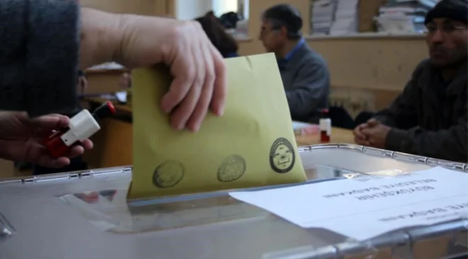 İzmir’de 31 Mart Seçimlerinde 3 Milyon 459 Bin 970 Seçmen Oy Kullanacak