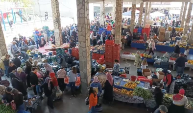 Karacasu’da bayram pazarında yüksek fiyatlar ve düşen alım gücü