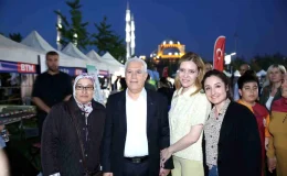 Bursa Büyükşehir Belediyesi Gençlik Şenliği’nde Hande Yener Konseriyle Coşku Doruğa Çıktı