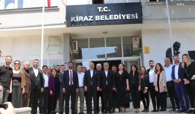 CHP İzmir İl Başkanı Şenol Aslanoğlu ve il yönetimi ilçe örgütleri ve belediye başkanlarını ziyaret ederek yeni dönem çalışmalarını değerlendirdi