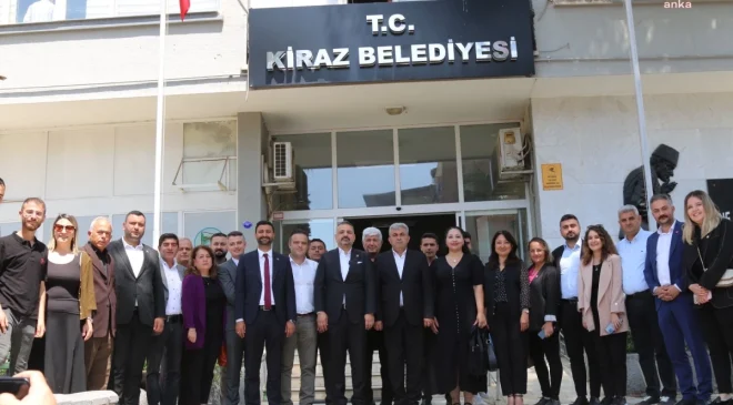 CHP İzmir İl Başkanı Şenol Aslanoğlu ve il yönetimi ilçe örgütleri ve belediye başkanlarını ziyaret ederek yeni dönem çalışmalarını değerlendirdi