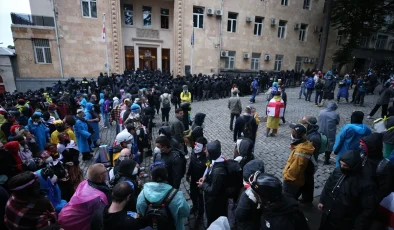Tiflis’te Yasa Tasarısı Karşıtı Gösterilerde Arbede Çıktı